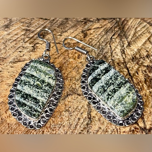 Chrysotile in Serpentine Earrings 2” - Picture 4 of 6
